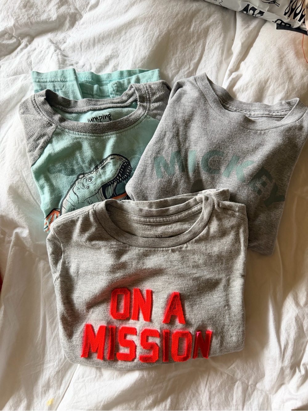 Size 6/small bundle of 3 boys short sleeve shirts lot